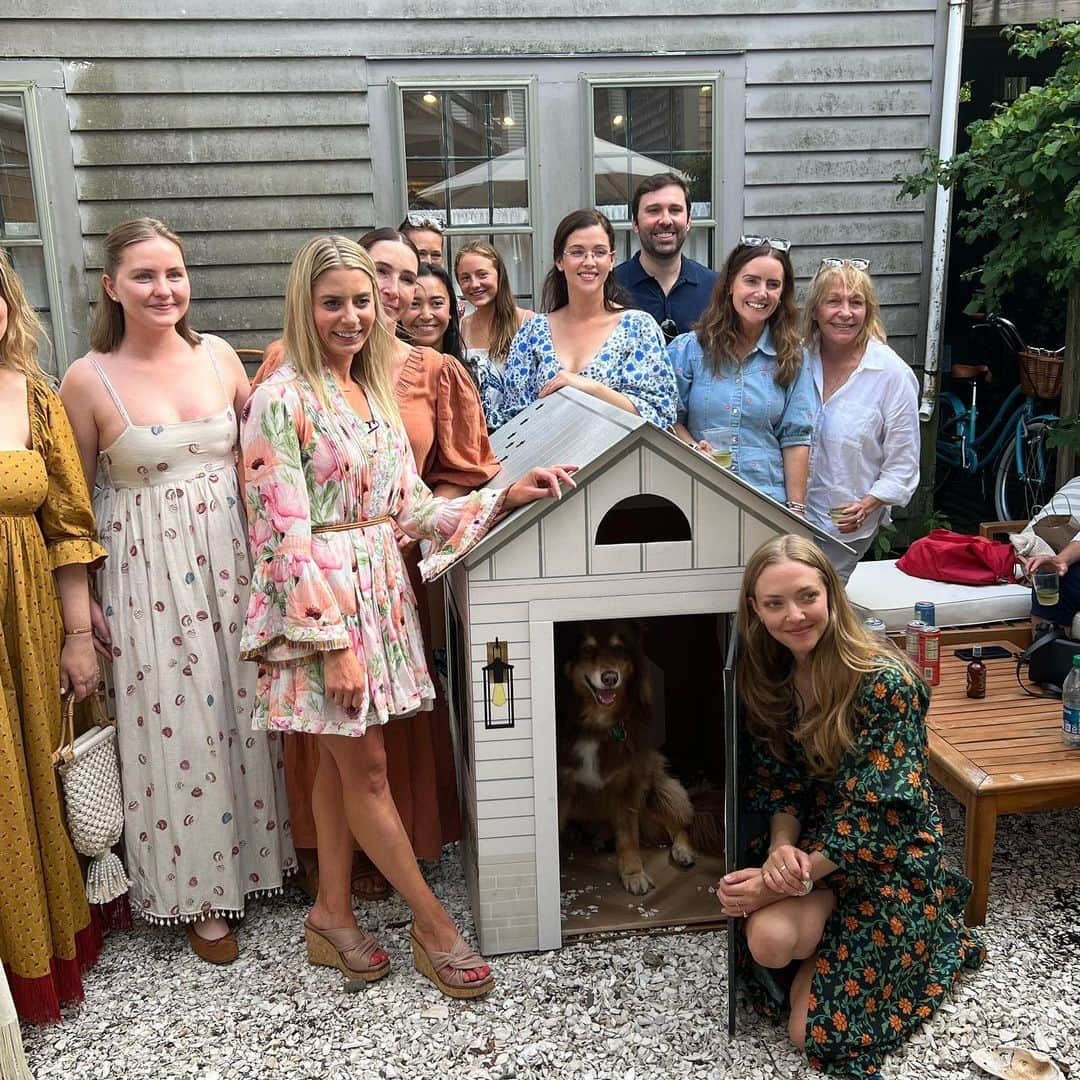 アマンダ・サイフリッドさんのインスタグラム写真 - (アマンダ・サイフリッドInstagram)「We brought @makeitcutekids to Nantucket’s @manymoons shop with @greenwich_play and it was wonderful.」8月28日 8時54分 - mingey