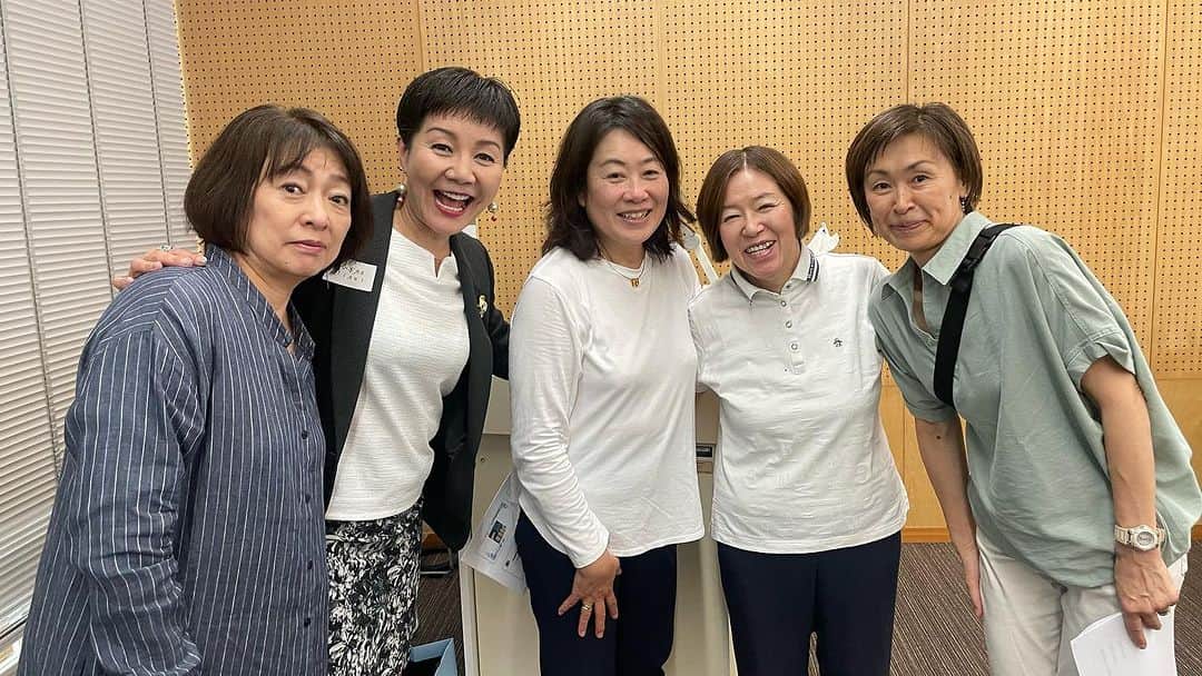 山本華世のインスタグラム：「一緒に練習してないのに同じ中村学園女子高等学校のバスケットボール部っで言うだけで、不思議な絆を感じてしまう幸せな時間を過ごさせてもらいました。これなかったOGの皆さん、OG会のインスタ、フォローしてね。」