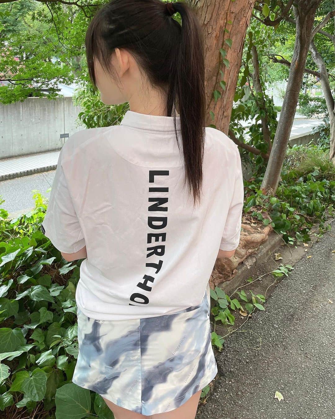 伊川愛梨さんのインスタグラム写真 - (伊川愛梨Instagram)「LINDERTHON GOLFのポロシャツとスカート✨ 日常使いしやすいデザインで、メンズ物がメインになってます！  #linderthon #linderthongolf  @linderthon_official」8月28日 9時26分 - shirakawa_airi_