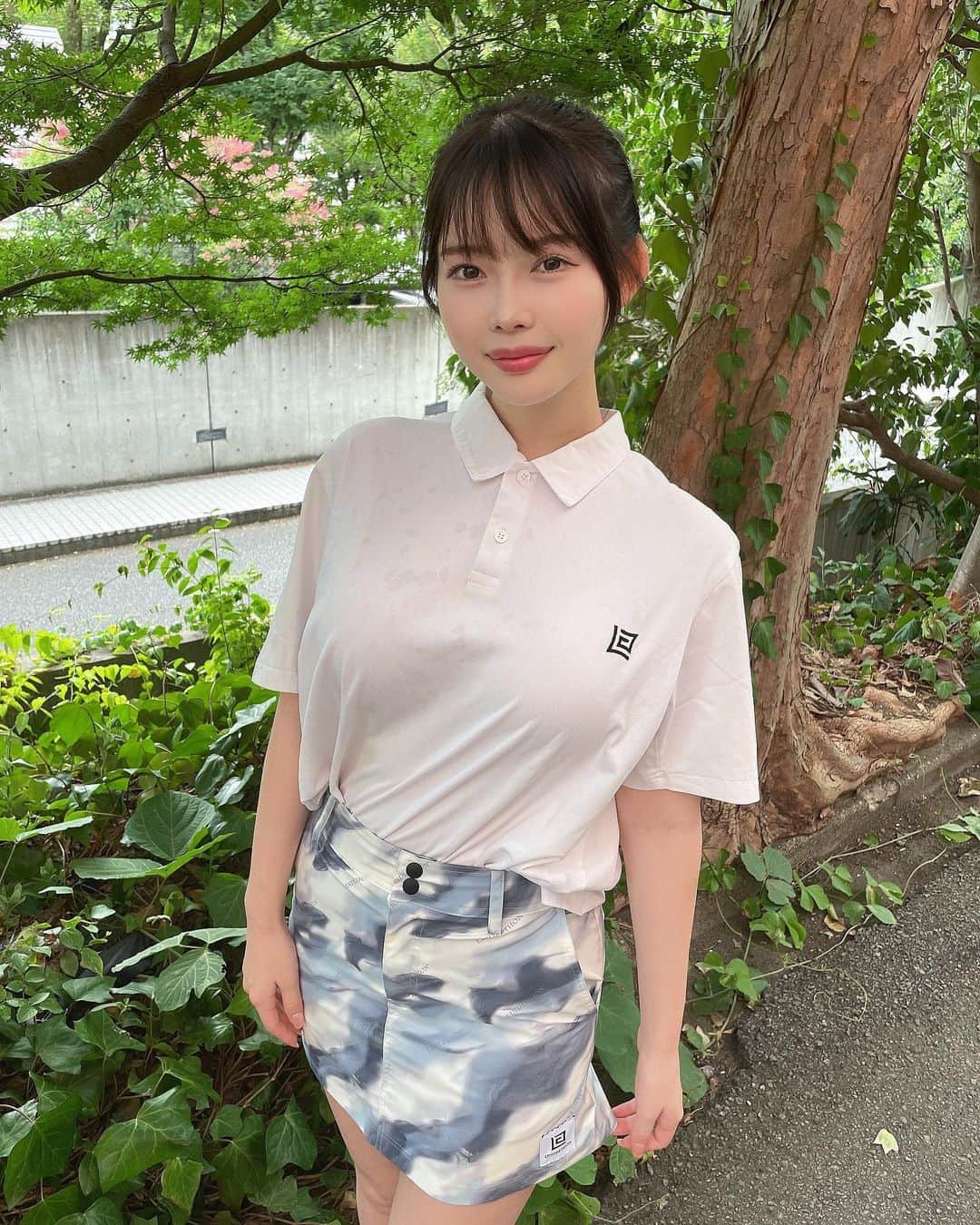 のインスタグラム：「LINDERTHON GOLFのポロシャツとスカート✨ 日常使いしやすいデザインで、メンズ物がメインになってます！  #linderthon #linderthongolf  @linderthon_official」