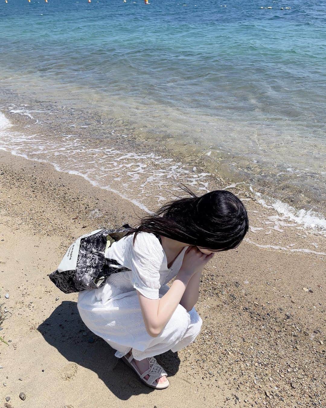坂下真心のインスタグラム：「𓇢 ⁡  今年は太平洋側と日本海側どっちも行けたよ֊ ̫ ֊ ⁡ 来年は泳げたらいいな〜〜 ⁡ ⁡ #海 #京都 #天橋立 #夏の思い出」