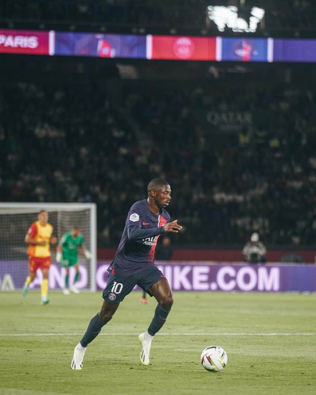 パリ・サンジェルマンFCさんのインスタグラム写真 - (パリ・サンジェルマンFCInstagram)「First steps at the Parc des Princes! 🏠❤️💙 Premiers pas au Parc des Princes ! 🏠❤️💙   #PSGRCL」8月28日 0時53分 - psg