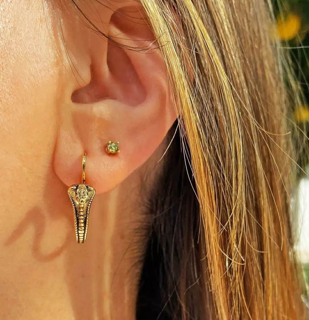 のインスタグラム：「Have you checked out our Cobra pieces?! 🐍」
