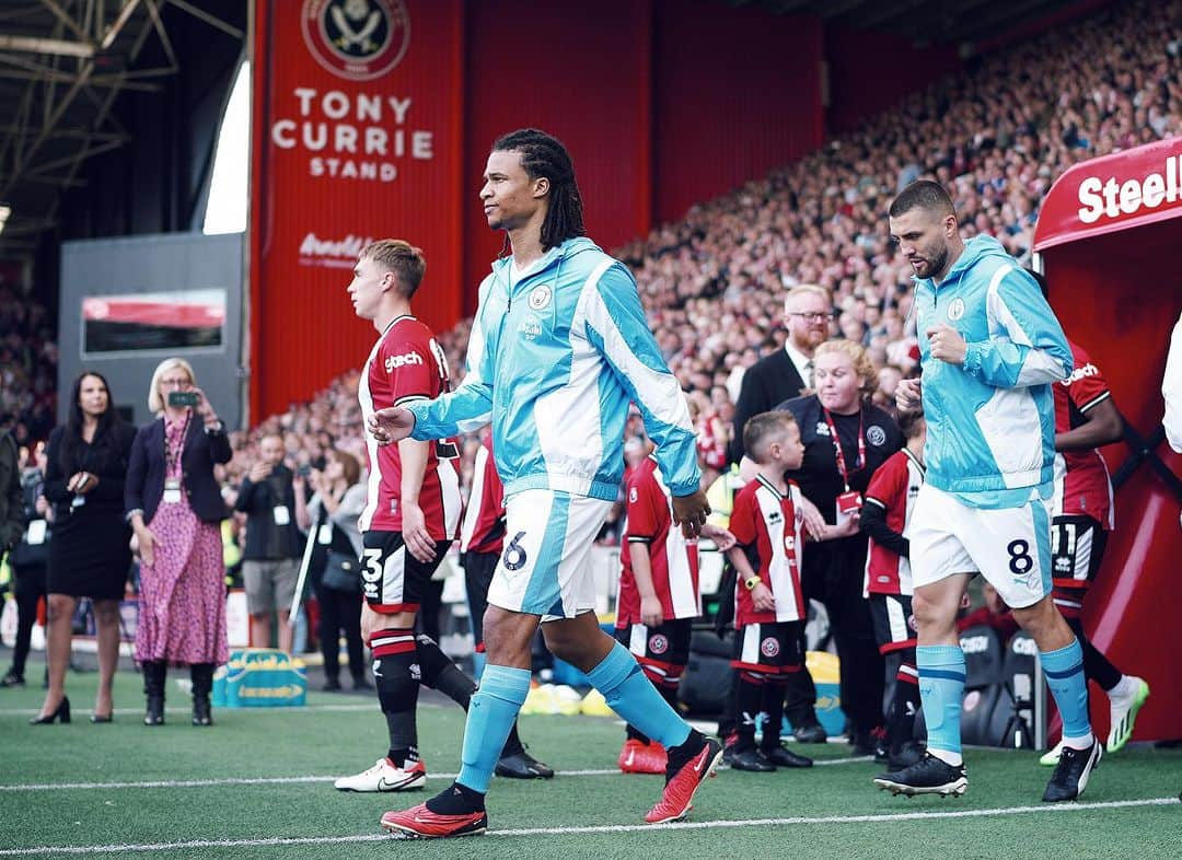 ナタン・アケさんのインスタグラム写真 - (ナタン・アケInstagram)「We had to dig deep but the 3 points are all that matter!」8月28日 1時02分 - nathanake