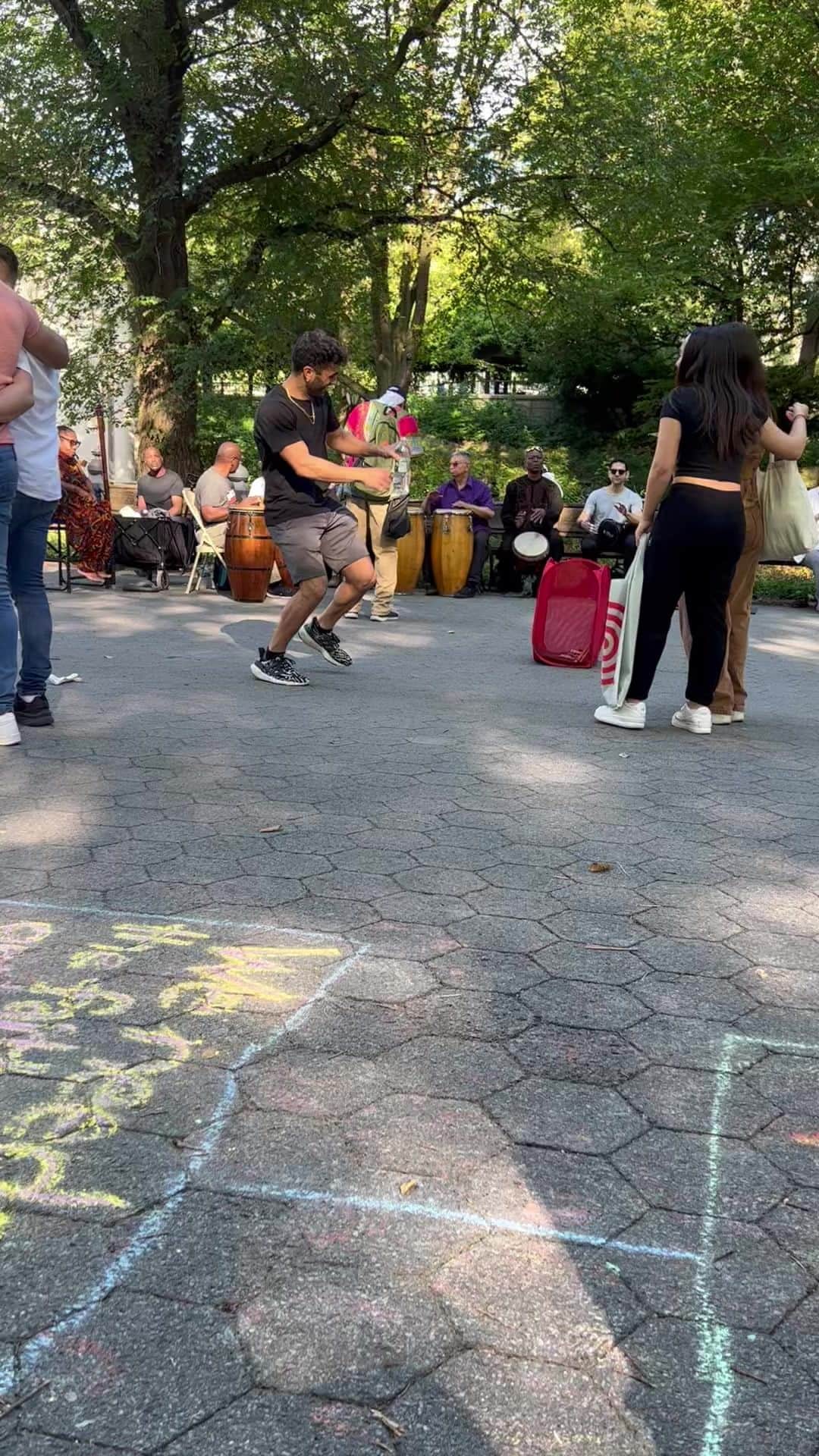 ラファエル・スバージのインスタグラム：「Glorious Central Park day at the #drumcircle #newyork #dancersofinstagram」