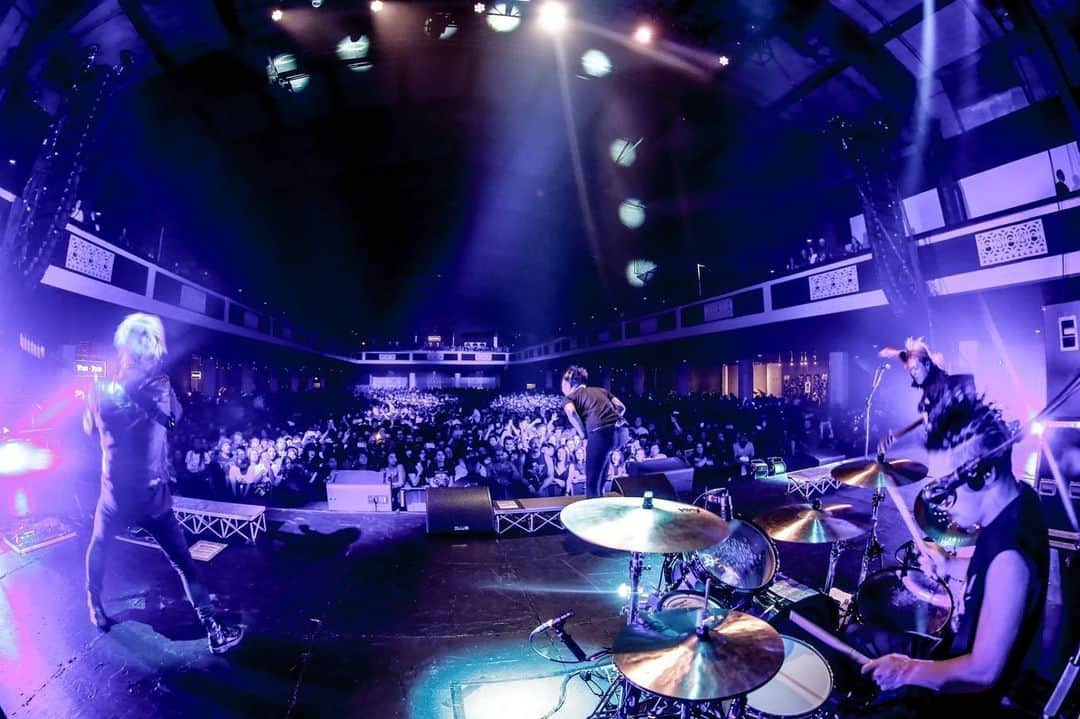 MAH さんのインスタグラム写真 - (MAH Instagram)「#JACKPOTJUICER US TOUR Day 3 at Shrine Auditorium Los Angeles, CA.  #SiM #SiMUSTOUR #PLAYDEAD  📷 @koheisuzukiphoto」8月28日 1時41分 - mahfromsim