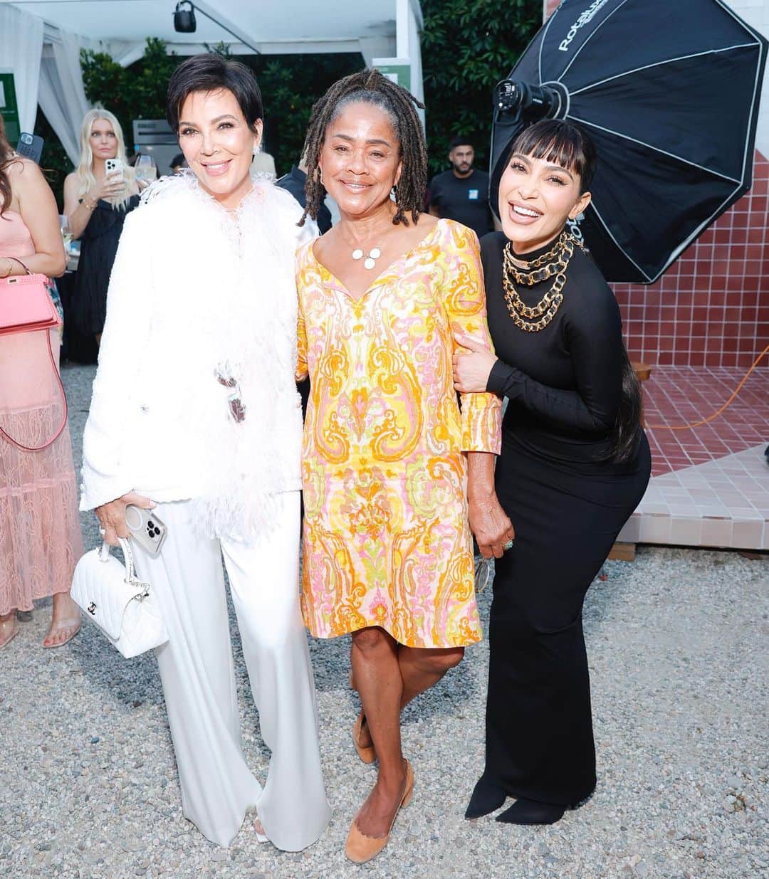 Just Jaredさんのインスタグラム写真 - (Just JaredInstagram)「Kim Kardashian and Kris Jenner mingle with lots of guests at This Is About Humanity’s 5th Anniversary Soiree including Meghan Markle's mom Doria Ragland, Jeff Bezos and his fiancee Láuren Sanchez, and Eva Longoria, among others. Láuren was honored at the event for her contribution of $1 million in 2022. #KimKardashian #KrisJenner #DoriaRagland #JeffBezos #LaurenSanchez #EvaLongoria Photos: Getty」8月28日 1時47分 - justjared