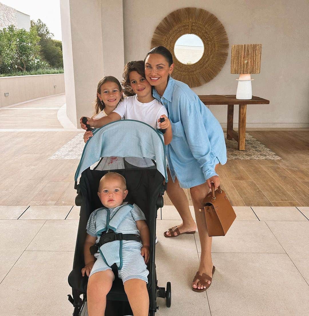 のインスタグラム：「My greatest blessings. 🫶」