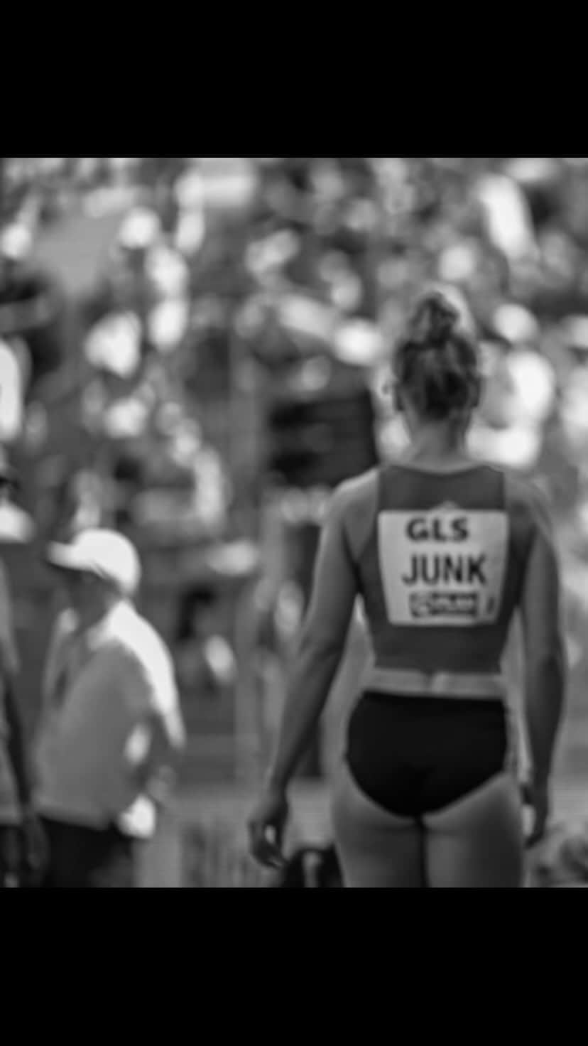 Sophia JUNKのインスタグラム：「That is the guarantee of quitting: it will never happen.  So keep going no matter what ❤️‍🩹   #rehab #setbacktocomeback #keepgoing #strongmindset #lgrheinwied #sporthilferlp #foreverfaster #pumaathlete」