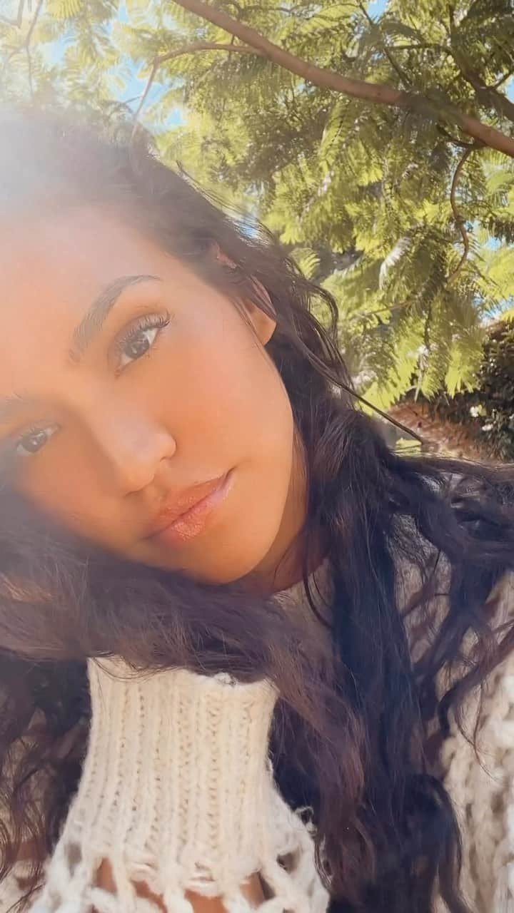 cassieのインスタグラム：「Thank you to everyone for all of the Birthday Love this weekend! I have nothing, but ♥️♥️♥️ for everyone. 37 years or 444 months, I’m still here and I’m not going anywhere. ☮️ & 💗 ✨」
