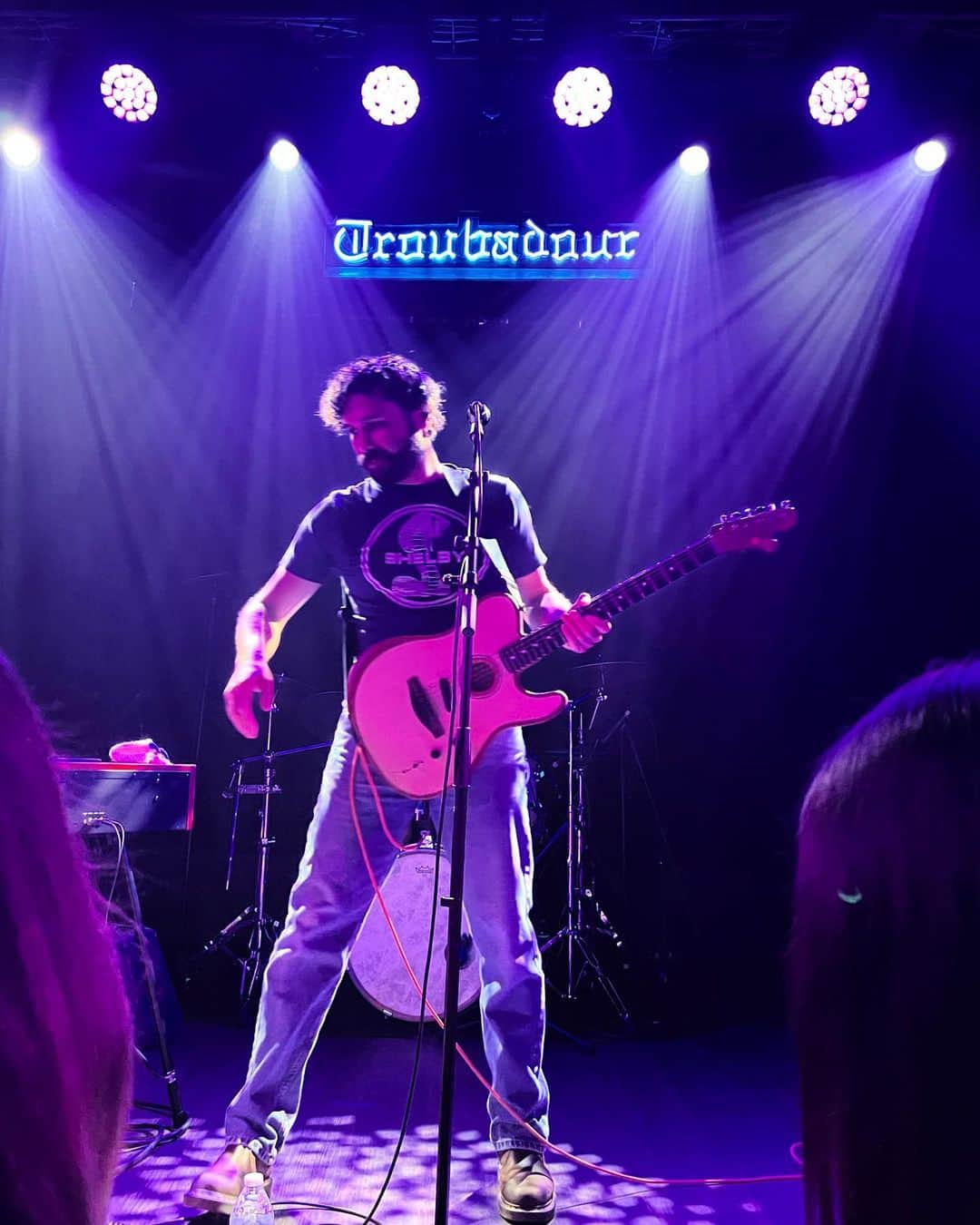 ガス・ケンワージーのインスタグラム：「This is now a Ben Abraham stan account! Last night I went to my FIFTH @benbenabraham concert. It was an absolute privilege to see one of my very favorite people and very favorite artists headline the iconic Troubadour. He’s truly the kindest, most talented, hardest working and most humble person I know. I’m not entirely sure why he isn’t already a global superstar who determines the economy or whatever but he should be so go follow him, stream his album and get tickets to his shows. He deserves the world and/or all of your nudes! 🥹」