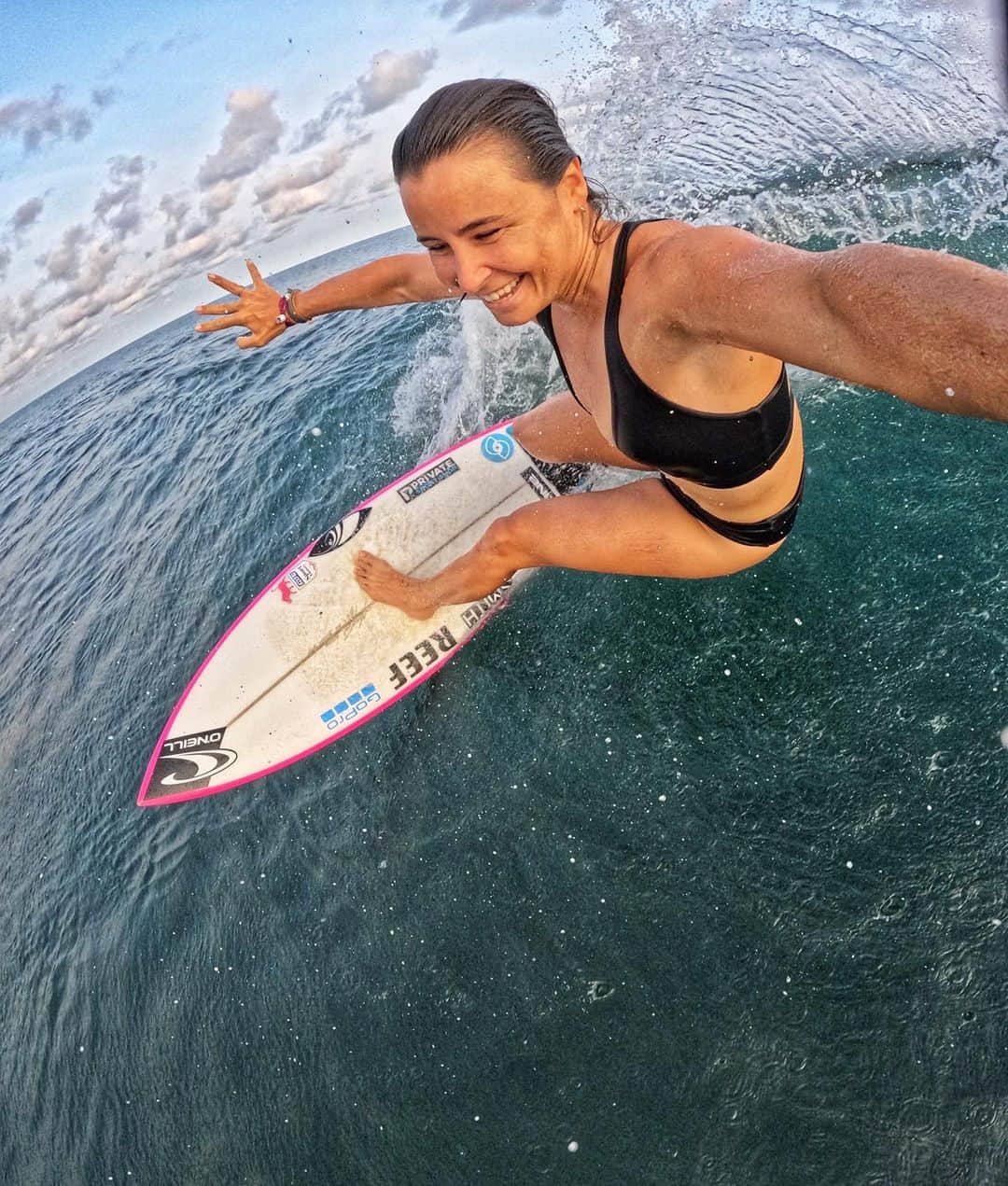ジョアン・ディファイさんのインスタグラム写真 - (ジョアン・ディファイInstagram)「Seriously missing my other half ❤️‍🩹 #GoProAthlete #GoPro #Surfing」8月28日 2時47分 - johannedefay