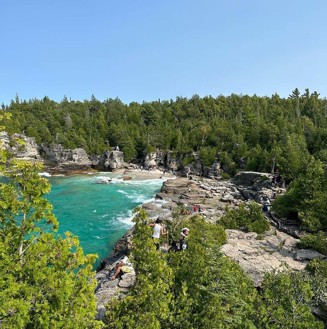 ヴェロニク・マレさんのインスタグラム写真 - (ヴェロニク・マレInstagram)「Camping trip to Tobermory ⛰️🌲💕」8月28日 3時37分 - veronikmallet