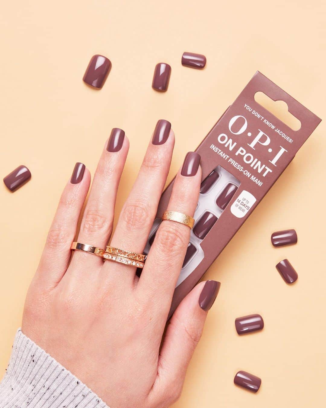 OPIのインスタグラム：「A set for every mood. 💅  Whether it's for 14 days or 1 day, you'll never miss a chance to express your unique self with OPI On Point.  Now available online and at select drugstores. 🛒  #OPI #OPIObsessed #OPIOnPoint #PressOnNails」