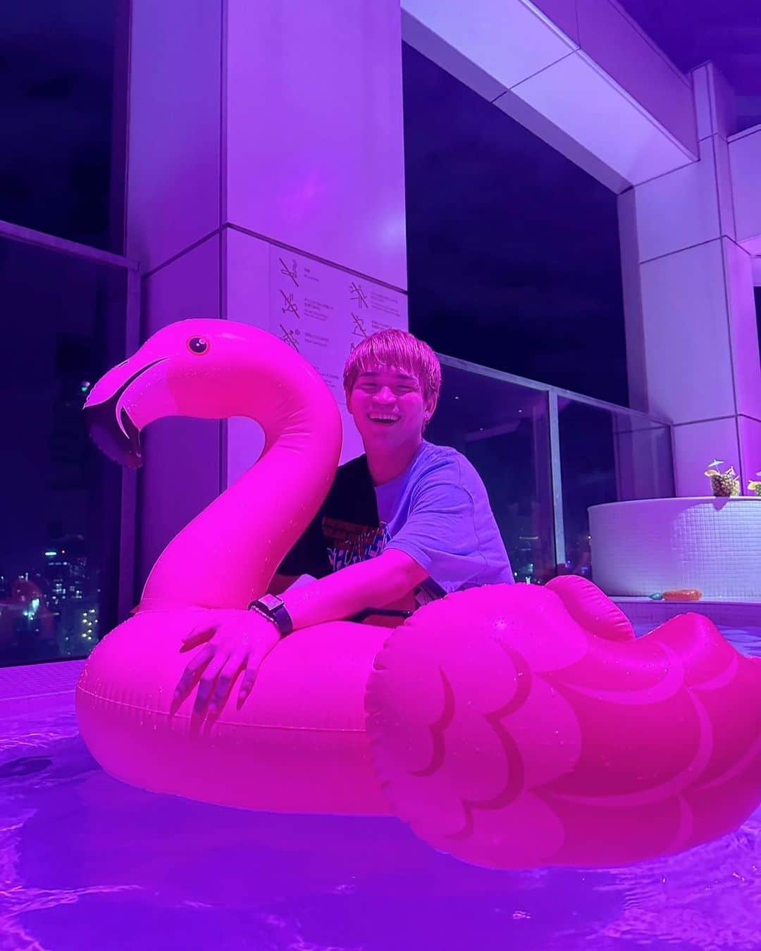 へきほーのインスタグラム：「「SOAK」＆「OYU」周年記念パーティーに行ってきた！！  こんな映えスポットに憧れ続けた人生だったけど、結局気抜けて、後半温泉みたいになりました。  夏らしい思い出がやっとできました。  @soak_jpn @oyu_rooftop  . . @sequence_miyashitapark  @miyashitapark_ #sequencemiyashitapark #soak_jpn #oyuterrace #宮下パーク #oyu_rooftop #miyashitapark #rayardmiyashitapark  SOAK 渋谷区神宮前6-20-10 MIYASHITA PARK North18F, Shibuya」
