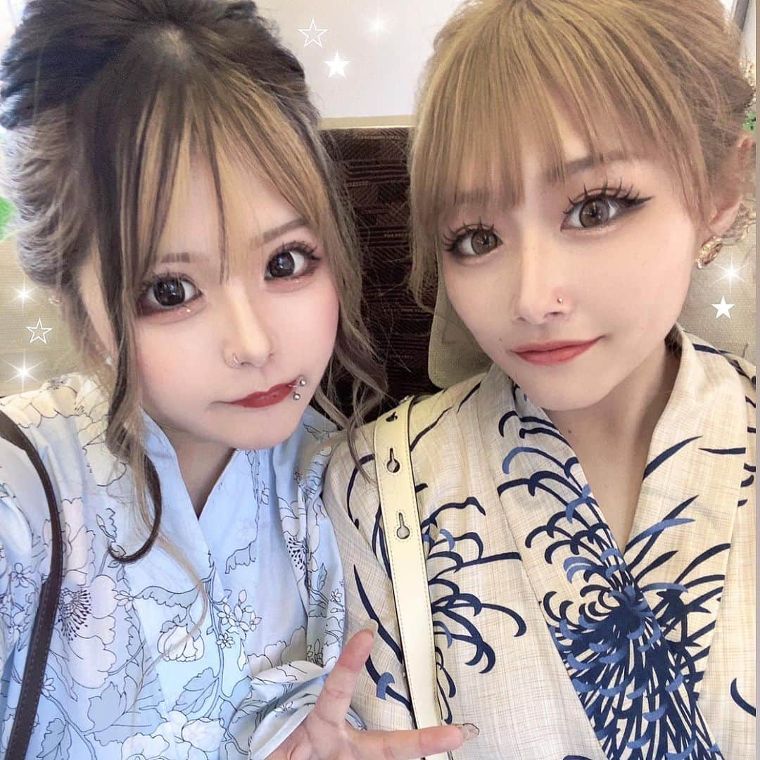 りおららさんのインスタグラム写真 - (りおららInstagram)「りおせれ🩵💙🐰🐱」8月28日 5時54分 - yutopyomm