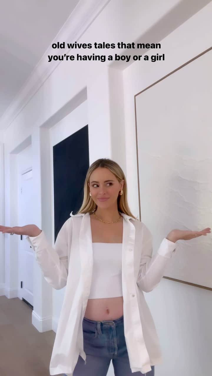 のインスタグラム：「not sure if there is any truth to these but they are fun 🤷🏼‍♀️🤪 any final guesses what we are having before I post the big reveal?! 🤍」