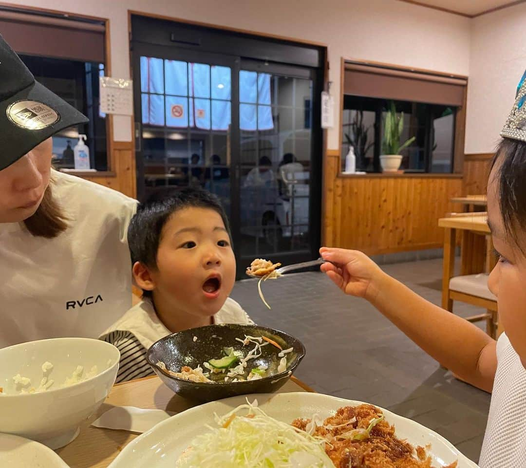 星野涼子さんのインスタグラム写真 - (星野涼子Instagram)「３週間の実家での夏休みがいよいよ終わり。  さみしいなぁ。 終わりがあるから特別になるのよね。 寂しいと思えるのは幸せだったからだね✨  #夏の思い出 #帰省　#夏休み　#大人の夏休み　#寂しい #幸せ　#海　#プール　#マリオカート　#水塗り絵　#ライフジャケット　#海水浴　#男の子ママ　#summer #vacation #happy #mario #여름 #아들 #아들맘 #아들스타그램 #행복　#夏の決心　#大江千里」8月28日 6時31分 - ryoko.hoshino