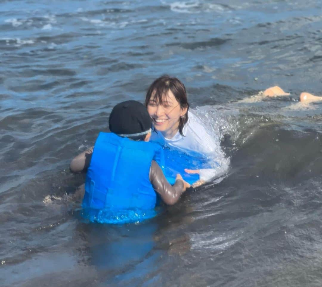 星野涼子さんのインスタグラム写真 - (星野涼子Instagram)「３週間の実家での夏休みがいよいよ終わり。  さみしいなぁ。 終わりがあるから特別になるのよね。 寂しいと思えるのは幸せだったからだね✨  #夏の思い出 #帰省　#夏休み　#大人の夏休み　#寂しい #幸せ　#海　#プール　#マリオカート　#水塗り絵　#ライフジャケット　#海水浴　#男の子ママ　#summer #vacation #happy #mario #여름 #아들 #아들맘 #아들스타그램 #행복　#夏の決心　#大江千里」8月28日 6時31分 - ryoko.hoshino