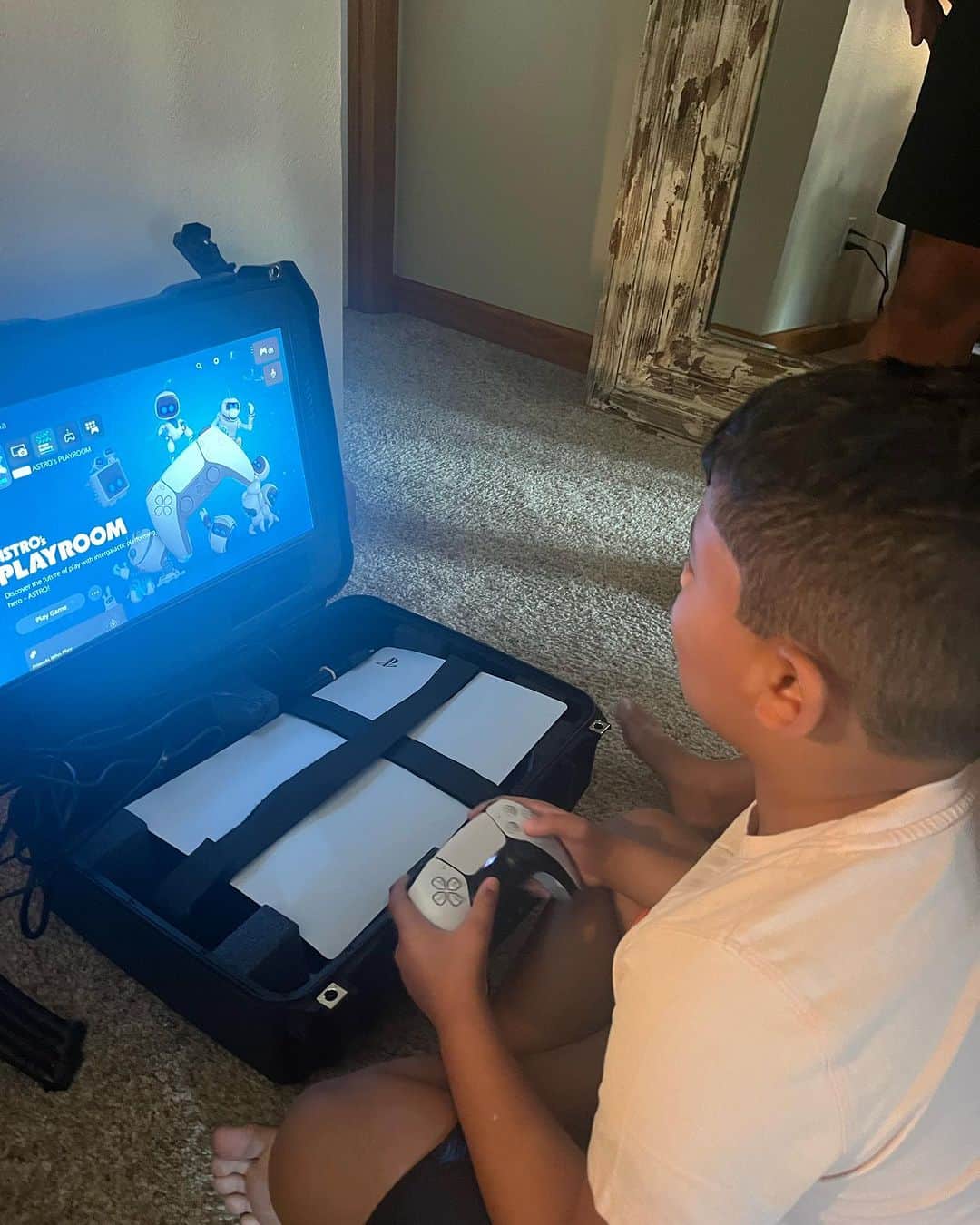 アディソン・ラッセルさんのインスタグラム写真 - (アディソン・ラッセルInstagram)「Gorilla TAG, your 8 🎉 Happy birthday Aiden #8」8月28日 7時30分 - addison_russell