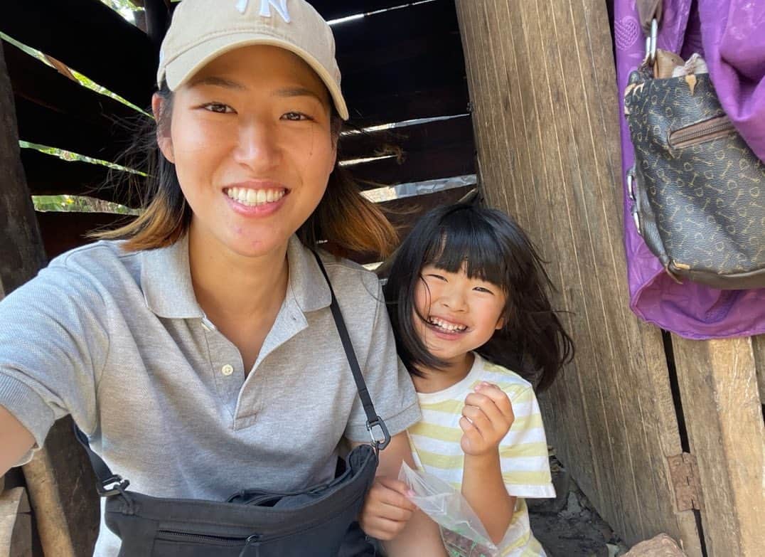 榎戸教子さんのインスタグラム写真 - (榎戸教子Instagram)「【ウガンダ】 安全な水が簡単に手に入る、 日本は特別な国。  井戸の維持管理システムを普及させ、 アフリカの水問題の解決に取り組む 坪井彩さんにお会いしました。  音声メディアVoicyでお話ししました。 写真と合わせてお聴きください。  『#87 ウガンダの水問題、そしてロレックスを食べる！？』 https://voicy.jp/channel/3482/574789  #uganda #africa #sunda #rolex #water #trip #worldtraveler」8月28日 7時38分 - noriko_enokido