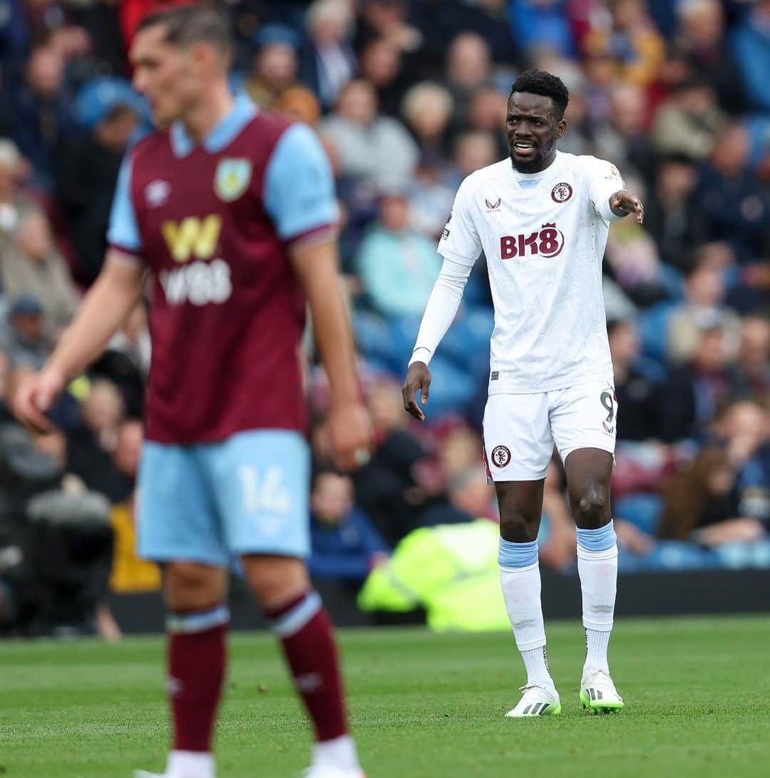 バートランド・トラオレさんのインスタグラム写真 - (バートランド・トラオレInstagram)「+3 Well done team💪🏾💜 @avfcofficial  Thanks to the travelling fans #UTV #ato #ato #9🐎🇧🇫」8月28日 7時35分 - bertrandtraore10