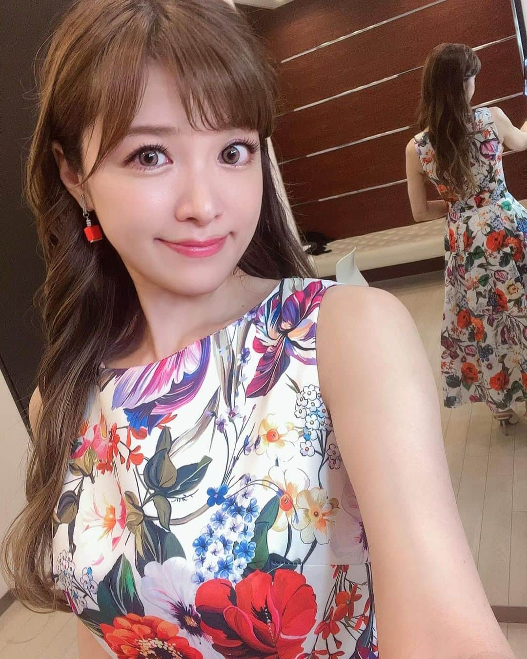 のインスタグラム：「おはようございます💓 　 今朝のお目覚めいかがですか？？😊  今週は今日までタイムダッシュないので この後のTBS「THE TIME,」 から出演するよ〜〜😊  今日は珍しくお花柄ドレス💐👗✨  本日は7:50過ぎにQカットから 今朝の一曲までピアノ弾きま〜す🎹 見てね🤗💓  今朝の衣装👗✨  ワンピース @wildlily_daikanyama  イヤリング @annemariechagnon_jp  #thetime_tbs #tbs #thetime  #高木里代子 #riyokotakagi  #ピアノ #ピアニスト  #ジャズ #ジャズピアノ #ジャズピアニスト #piano #pianist #jazz #jazzpiano #jazzpianist #youtuber」