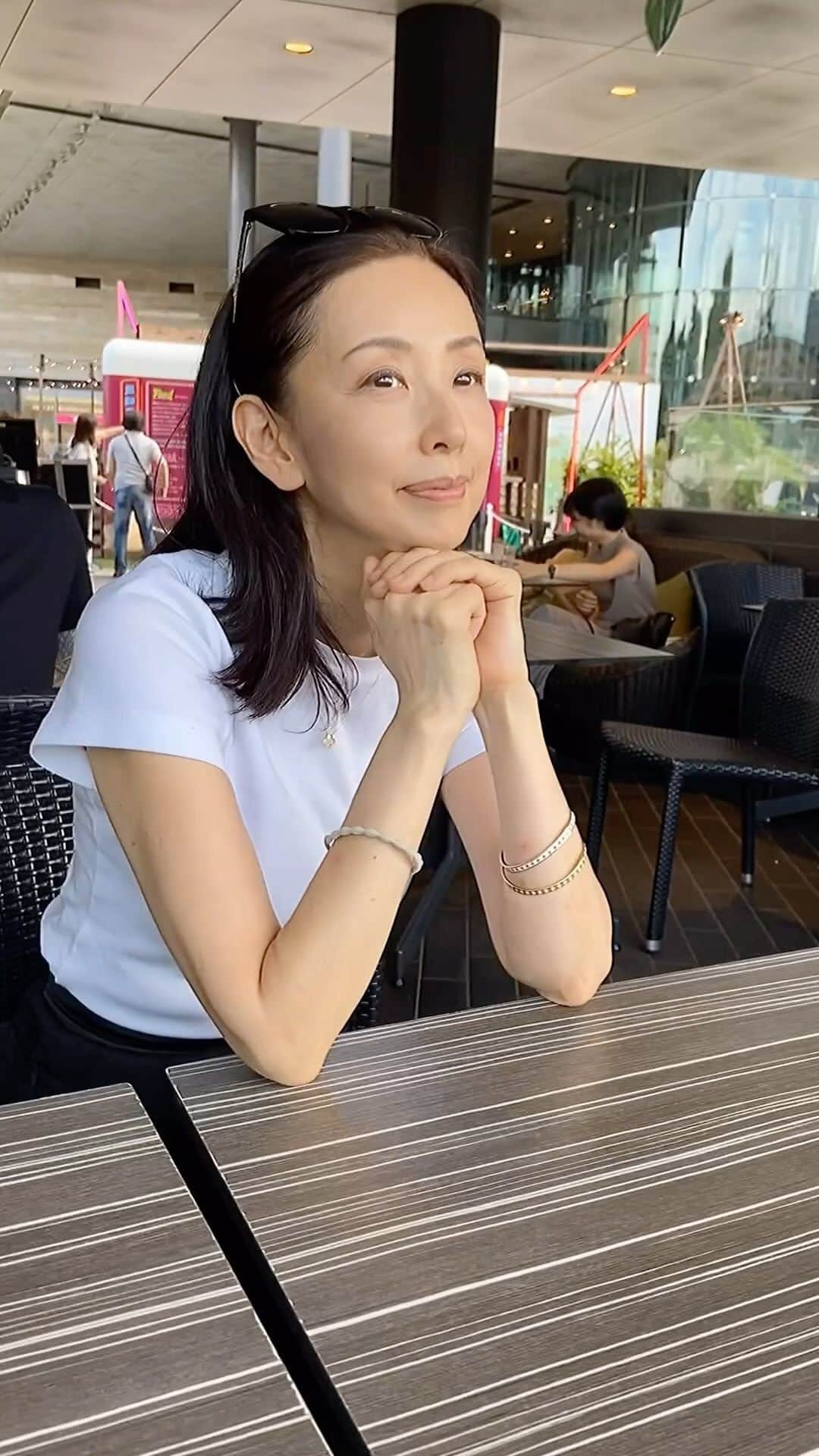 田村翔子のインスタグラム：「パーソナルトレーニングの後、友人と二子玉川でランチ。 その後も積もる話をゆっくり楽しみましたよ😊  #二子玉川#summerfashion#田村翔子#夏コーデ」