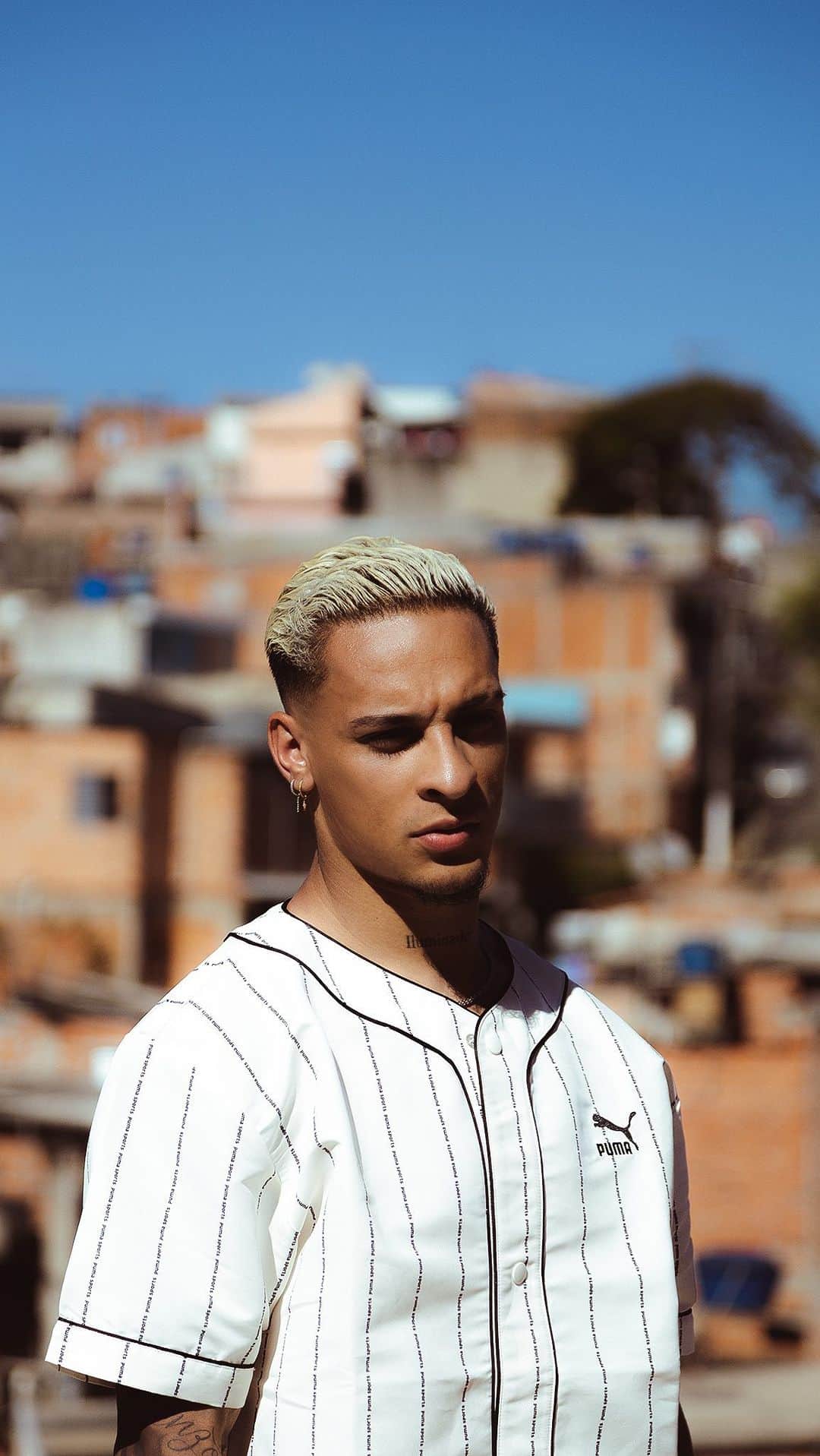 PUMA Footballのインスタグラム：「Home is where the heart is and where @antony00’s dream began 💭🇧🇷 #ItAllStartsWithADream @puma」