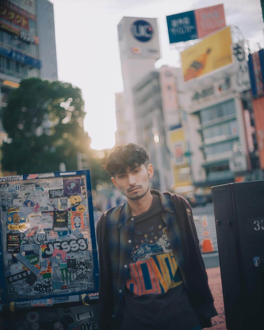 雄三 雨宮さんのインスタグラム写真 - (雄三 雨宮Instagram)「𝔠𝔦𝔫𝔢𝔪𝔞𝔱𝔦𝔠𝔪𝔢𝔫𝔰𝔥𝔞𝔦𝔯1𝔰𝔱  動画でのbefore&after 6枚目がbeforeになります！ かなりばっさり切らせて頂きました！ @daichi_1126 ありがとう😊  -------------------------------  かっこよくなるきっかけはいつも突然くる。  そんな一瞬に携われたらと思います。  MODEL : @daichi_1126   Director / DP / Editor : @_tatsuya_w  Colorist: @masaki.3.1.hagi   #𝔠𝔦𝔫𝔢𝔪𝔞𝔱𝔦𝔠𝔪𝔢𝔫𝔰𝔥𝔞𝔦𝔯 #カミワングランプリ2023  #予選動画 #シネマティック  #シネマティックムービー  #シネマティックメンズヘア #美容師  #メンズヘア #メンズファッション  #メンズパーマ」8月28日 17時33分 - amezooon