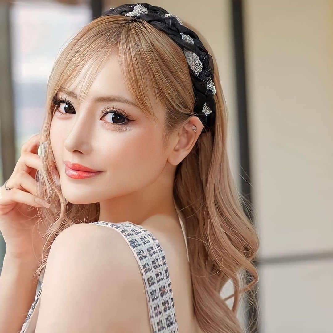 葉月芽生のインスタグラム：「カチューシャとピアス💎🐺どのアクセがすき？‪‪  #angelr  #accessory」