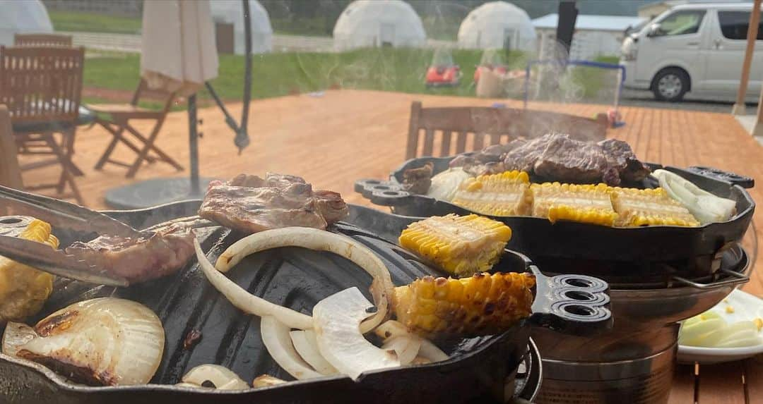 濱田水輝さんのインスタグラム写真 - (濱田水輝Instagram)「蒜山🏕️✨  #蒜山#蒜山高原#グランピング#グランピングホテル#ジンギスカン#hiruzen#500hotel #岡山県民以外で蒜山をひるぜんと読める人いない説 #蒜山焼きそば#よるぜん焼きそばもあるよ#嘘じゃないよ#誰か朝も作って #ざる蕎麦が美味しかったけど写真撮り忘れた」8月28日 17時48分 - mizuki__hamada