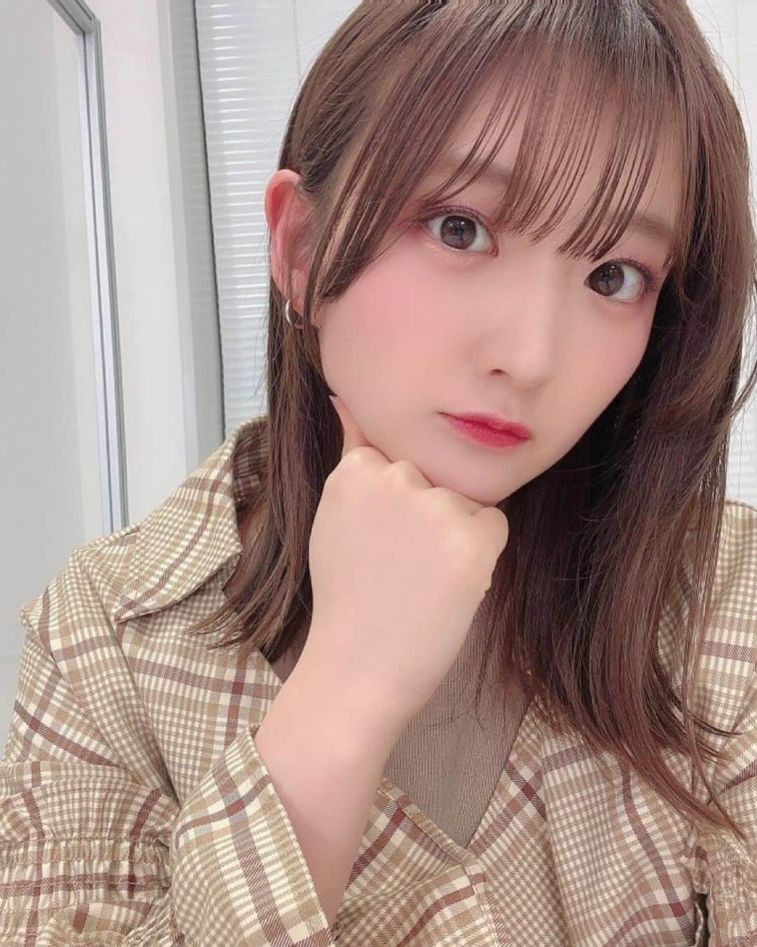 のインスタグラム：「8月もそろそろ終わり。 夏が終わる空気がちょっとだけ寂しいけど やっぱり私は冬が好きなので 秋の匂いを楽しみに待っている。」