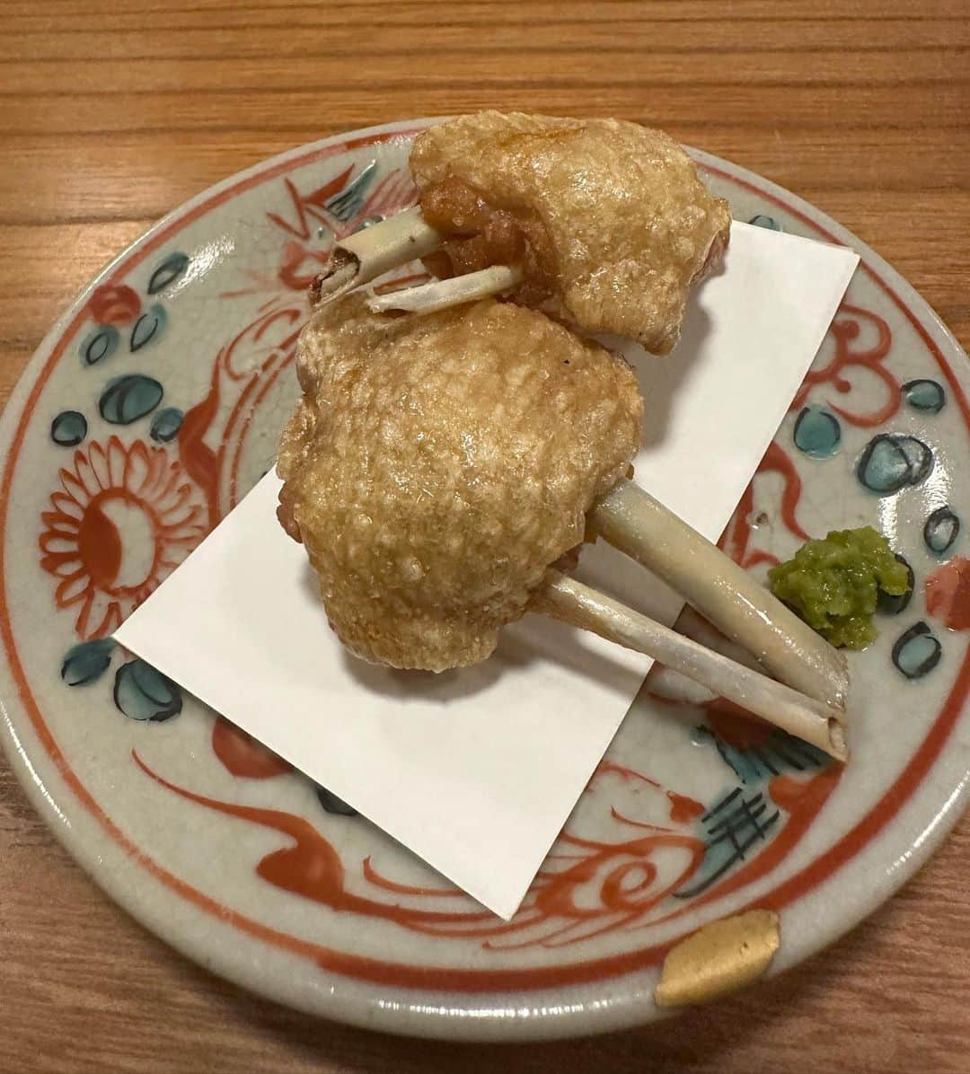 井上公造さんのインスタグラム写真 - (井上公造Instagram)「常連になりたい！そんな店です。大将の宮崎さんは僕と同じ福岡出身。でも、京都が似合います。 有名な食堂おがわから独立して、今では京都で2番目に予約が、取れない食堂とも呼ばれています。心に染みる味を堪能しました！  #京都グルメ   #祇園四条グルメ   #食堂おがわ   #カウンター   #和食   #予約困難店」8月28日 18時07分 - inouekozo39