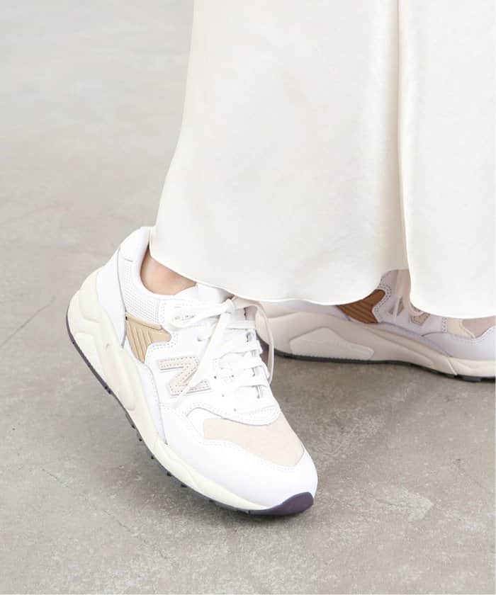 MAGASEEK(マガシーク) のインスタグラム：「新作のNew Balanceスニーカーは、適度なボリュームとクリーンな配色がトレンド感満点。きれいめコーデにも相性抜群！  ----------------------------  🤍 IENA （イエナ ） 【NEW BALANCE /ニューバランス】MT580VTG  ----------------------------  #夏コーデ #夏服 #秋コーデ #秋服 #2023SS #2023AW #dailylook #오오티디 #fashion #ファッション #coordinate #コーディネート #styling #スタイリング #ootd #きょコ #大人カジュアルコーデ #大人コーデ #instafashion #お洒落さんと繋がりたい #上品コーデ #magaseek #きれいめコーデ #スニーカー #スニーカーコーデ #ニューバランス #NewBalance #IENA #イエナ」