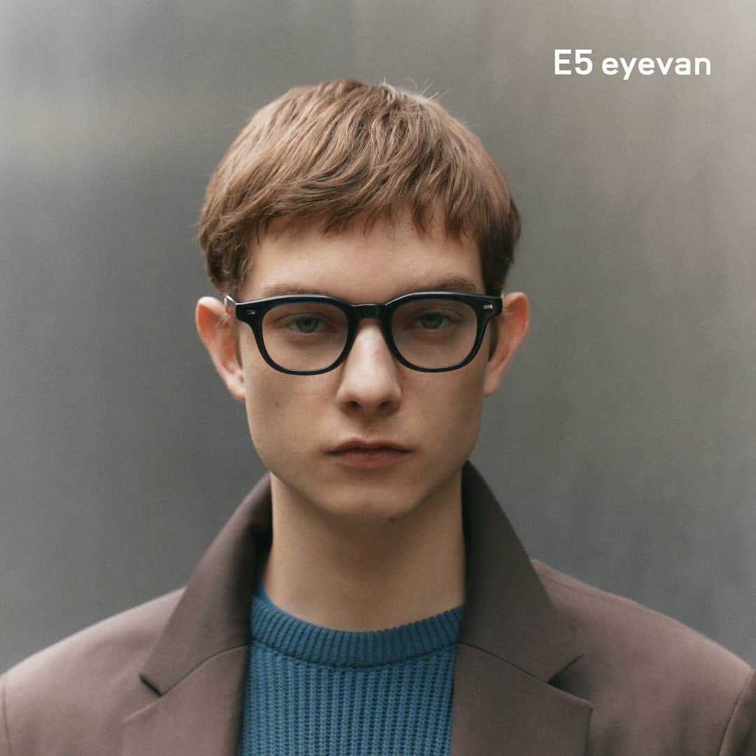 アイヴァン 7285のインスタグラム：「. #E5eyevan . 2023AW Campaign image Model:p15  #E5 #formfollowsroleandpurpose」