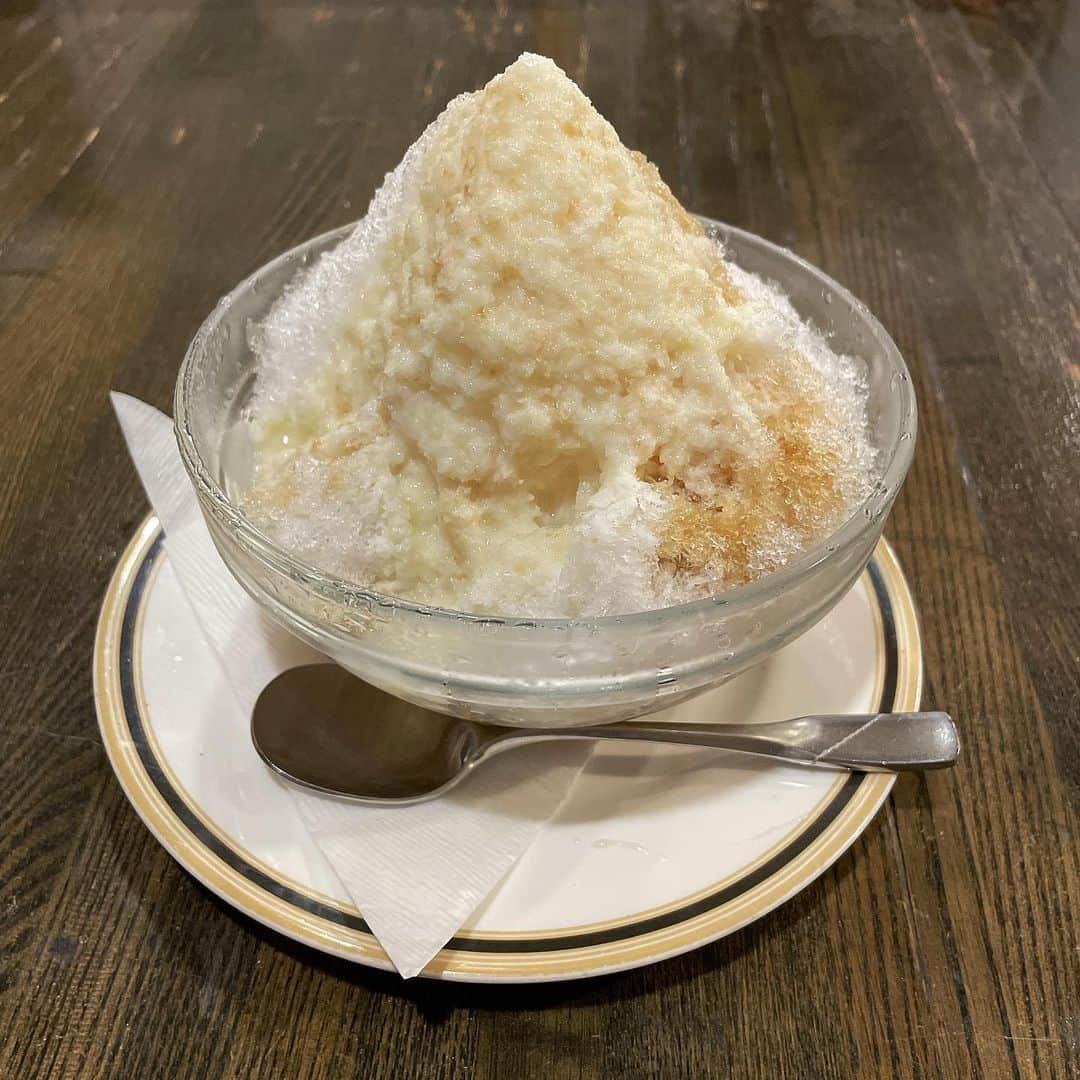 柏山奈々美のインスタグラム：「ミルク珈琲かき氷🍧☕️😊  #cafe #카페」