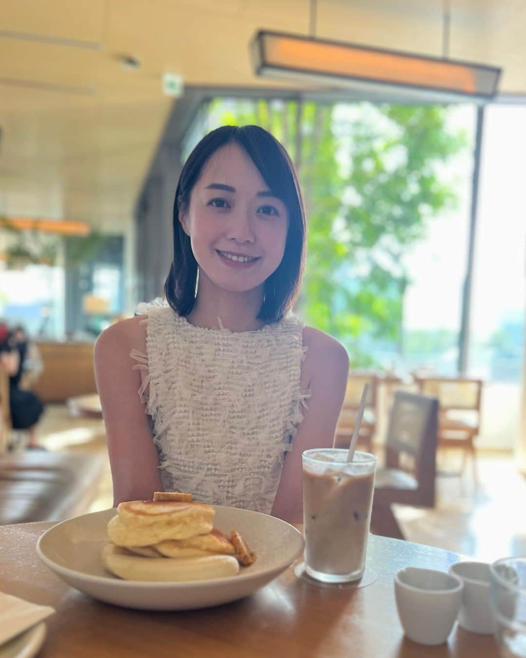 八木麻紗子のインスタグラム：「. 笑顔に見えるかもしれませんが、 ゲームセンターでエネルギーを使い果たしてクタクタです😇  #息子の夏休みが終わる #皆さんお疲れ様です #休日の過ごし方」