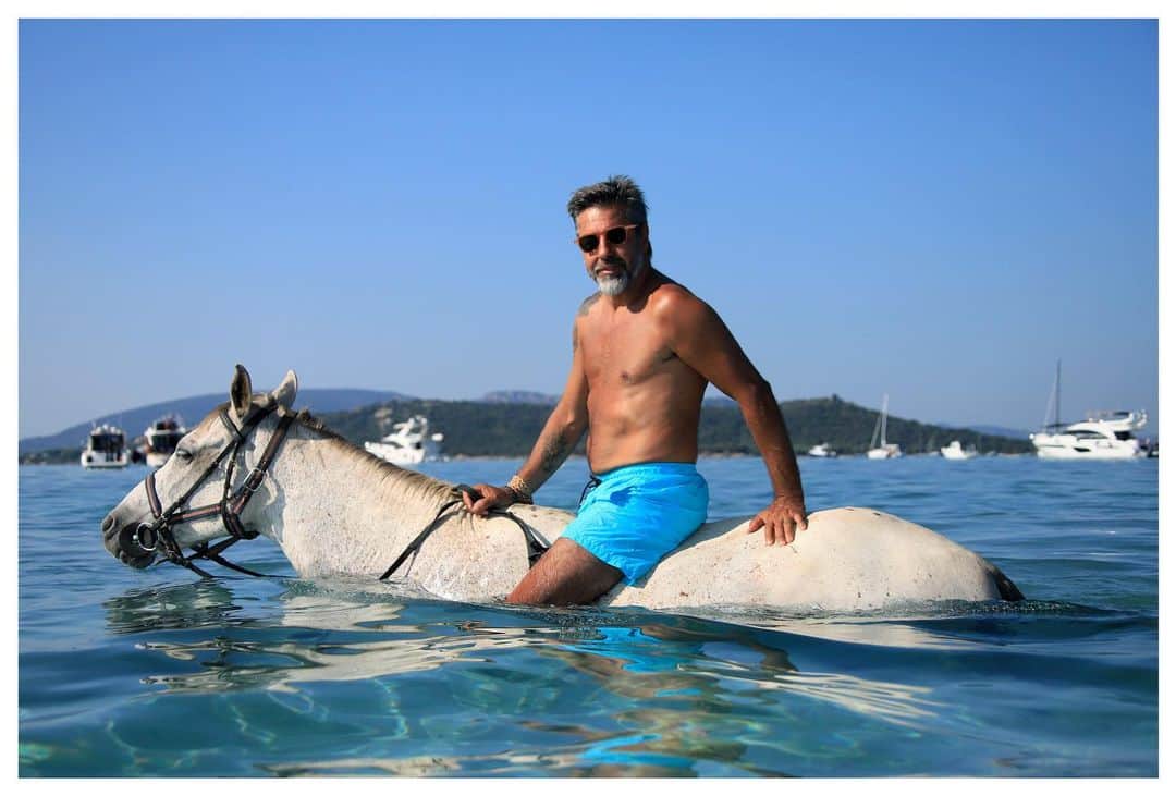 イネス・リグロンさんのインスタグラム写真 - (イネス・リグロンInstagram)「Best way to start the day in Corsica island, if you like to wake up with the sun…. riding with our friends Marina and David and their horses, on the beach and swimming in the sea. You must try it. It is for sure one of the very best feeling in the world! #ranchvillata #corse #portovecchio」8月28日 18時35分 - inesligron