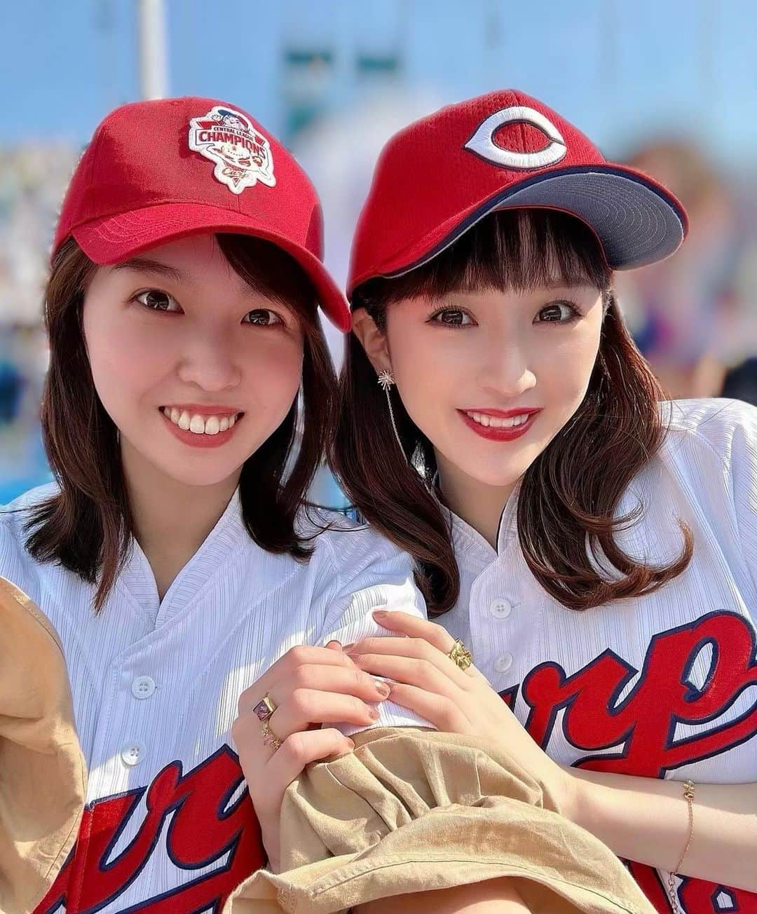 倭早希のインスタグラム：「. . 4/1と2のカープ🥹  #神宮球場#カープ#カープ女子#carp#🎏#⚾️」