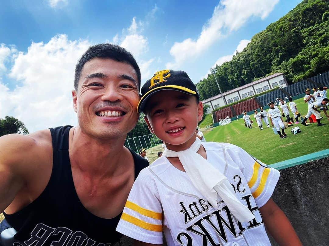 山田章仁のインスタグラム：「夏休み終わり2023⚾️ 日本全国のパパママ、お婆ちゃまお爺ちゃま、おじさん、おばさんおつかれさまでした☀️ #summer #holiday」