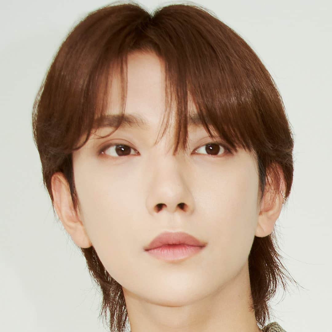 ELLE MENのインスタグラム：「今年、日本デビュー5周年を迎えた13人組グループSEVENTEENのJEONGHAN（ジョンハン）とJOSHUA（ジョシュア）がELLE MENに初登場！　『エル・ジャポン』10月号特別版では、通常版より拡大の全13ページに渡って、ファッションポートレートと独占インタビューを掲載。また、エル デジタルでは本誌では読めないアナザーインタビューや動画企画「SEVENTEEN AS EMOJI」も公開。練習生時代からともに時間を重ねてきたふたりの仲の良さが感じられるやりとりをたっぷりと楽しんで。  ✅【動画】「SEVENTEEN AS EMOJI」（2023年8月28日19時公開予定）  ✅ SEVENTEEN JEONGHAN & JOSHUAがELLE MENに初登場！　未公開ショットやムービー、SNSなど全貌を大公開 https://www.elle.com/jp/culture/music-art-book/a44668845/seventeen-jeonghan-and-joshua-ellemen-230823/  ✅ 【SEVENTEENインタビュー】10月号特別版で初カバー！JEONGHANとJOSHUAが語る、日本での過ごし方とお互いのこと https://www.elle.com/jp/culture/music-art-book/g44668723/seventeen-ellemen-interview-230828/  📚【本日発売】SEVENTEEN JEONGHAN & JOSHUAが表紙の『エル・ジャポン』10月号特別版ご購入はこちら bit.ly/44EqL2c  Photo KEITA GOTO Styling RYOTA YAMADA, KANG MINJEE, CHOI YOUNGHOE Hair WOO EUNHYE(JEONGHAN), LIM JUNGHO(JOSHUA) Makeup PARK SOOJIN(JEONGHAN), SON GAYOUN(JOSHUA)　Videographer YUMI TAKIO Video Editor YUMI KONDO (Hearst)  #SEVENTEEN #JEONGHAN #JOSHUA @saythename_17 @jeonghaniyoo_n @joshu_acoustic」