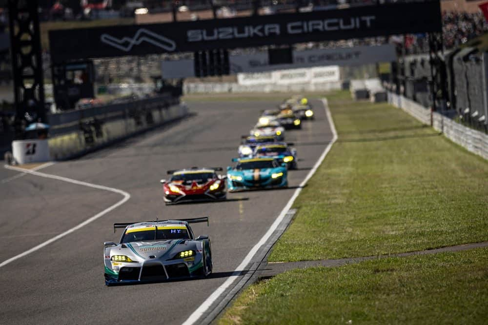 吉本大樹さんのインスタグラム写真 - (吉本大樹Instagram)「27Aug2023 #SuperGT R5 Suzuka 450km race Final P12… not a result we’ve expect after staring from P6 but this was our maximum for this weekend. 2ndスティントの序盤までは本気で表彰台を狙っていましたが、全然無理でした💦 ボコスカ抜かれながらただただコース上にとどまり耐えるだけのレースとなってしまいましたがこれも次へと繋がるレースだったと信じます。 灼熱の中、沢山の応援ありがとうございました。 次戦SUGOでやったります🔥 #LMcorsa #OsakaToyopetGroup #OTGmotorsports #Toyota #Supra #GRsupraGT」8月28日 10時44分 - hiroyoshimoto