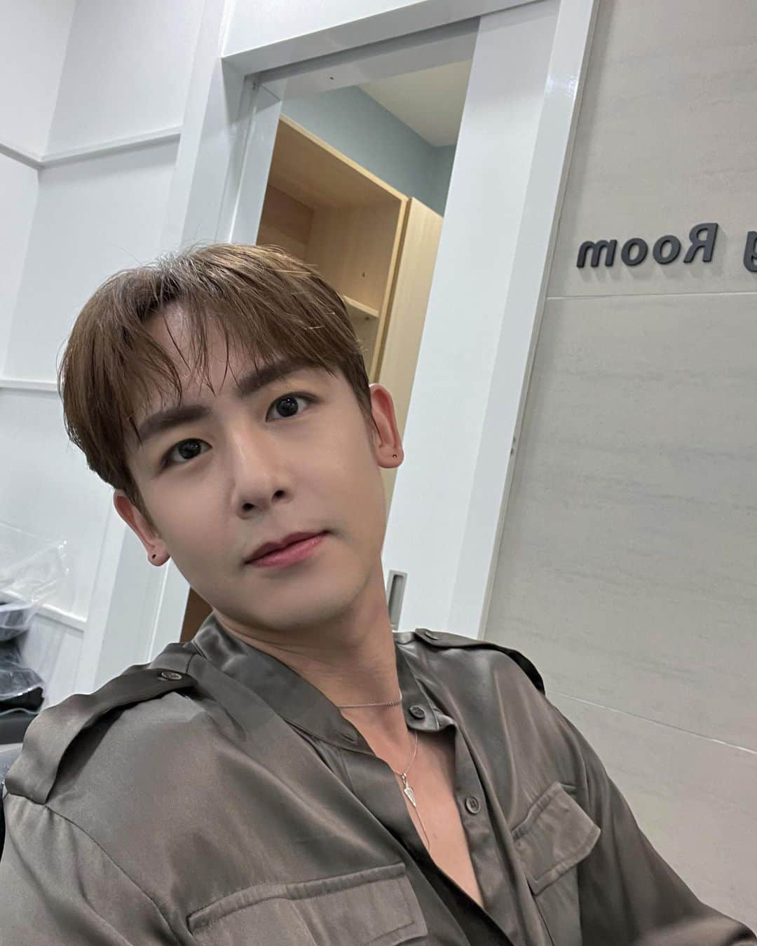 ニックン（2PM）のインスタグラム：「🙄」