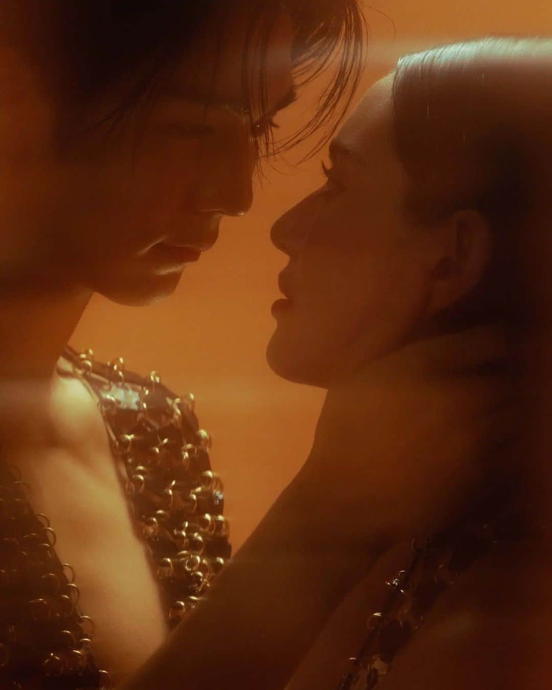 マイ・ダーウィカーさんのインスタグラム写真 - (マイ・ダーウィカーInstagram)「Sunset Sensory - Davika  Official MV 30 August 2023 | 12.00 PM YouTube: Davikah Channel  #SUNSETSENSORY  #davikah」8月28日 10時55分 - davikah