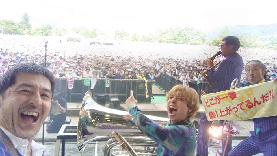 石原慎也のインスタグラム：「SWEET LOVE SHOWER2023 スカパラステージとオフショ！！  photo by 白石達也 @t_s_p_1988」