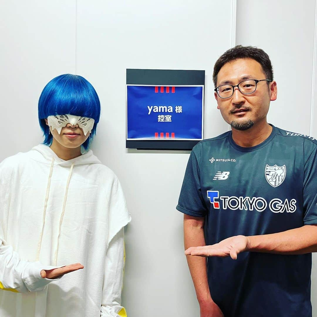 FC東京オフィシャルグッズさんのインスタグラム写真 - (FC東京オフィシャルグッズInstagram)「🔵🔴 #ThisisTOKYO   #国立競技場 でスペシャルライブを披露してくれた #yama さん!!🙌🔵🔴   最高の歌で盛り上げていただきました!!👏👏👏🔵🔴   ぜひまたホームゲームにお越しください!!😊🤝  @ya.ma_00  @fctokyoofficial  #FC東京 #fctokyo #tokyo」8月28日 11時22分 - fctokyoofficial