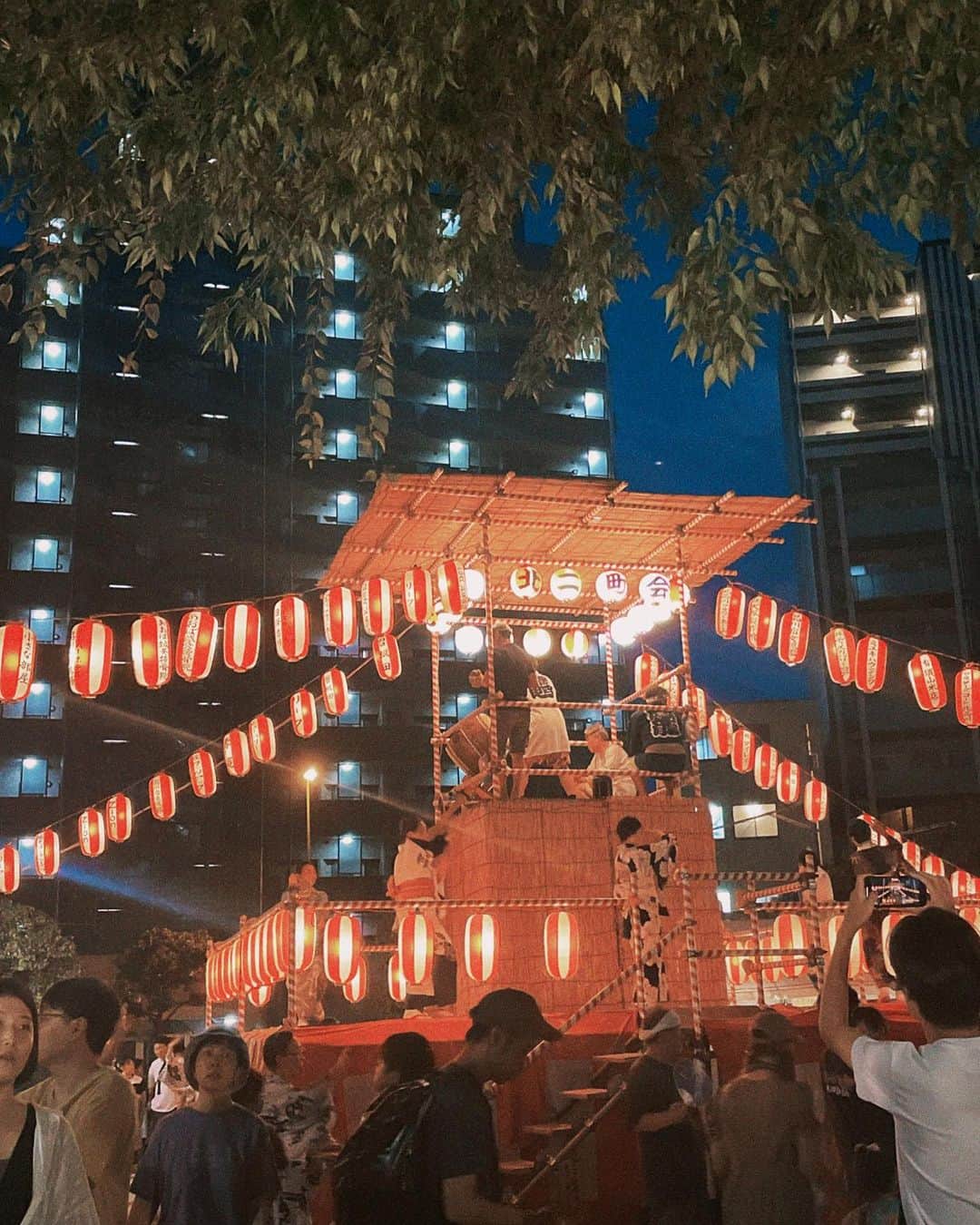 中里亜美さんのインスタグラム写真 - (中里亜美Instagram)「病み上がりに…ひと踊りしにいきました…  #祭り好き #盆踊り に目がない🤣🪭」8月28日 11時50分 - __ami__go__