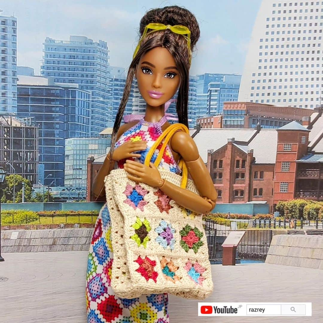 ラズリークロー（RAZREY CROW）のインスタグラム：「きれいな編み目って、好き💕  #barbie #razrey  #razreycrow  #barbiestyle #barbiestagram #barbie #youtubechannel  #youtuber #youtubers #バービーコレクター #バービー #ユーチューバー #ユーチューブクリエイター #ユーチューブチャンネル」