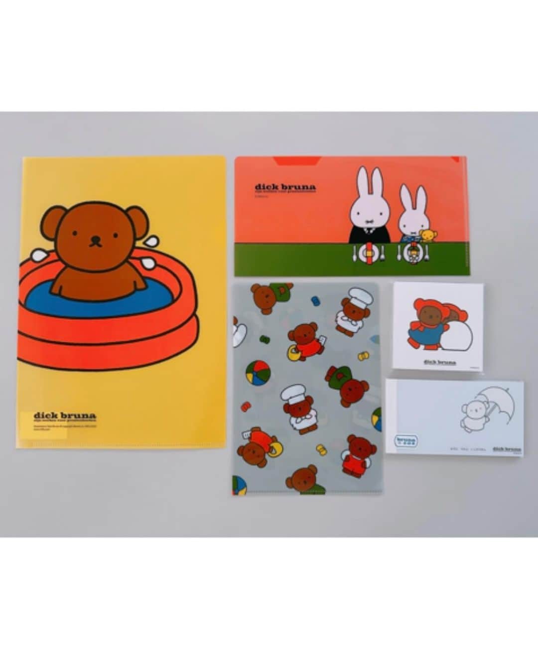 伊藤京子さんのインスタグラム写真 - (伊藤京子Instagram)「. 週末はブルーナ絵本展へ行ってきました🌼  ブルーナの絵本誕生70周年を記念して開催されたこの絵本展。  昔から馴染みのあるミッフィーやくまのボリスの貴重な原画も見ることができました！ 可愛らしい空間に思わず笑みがこぼれましたし、ブルーナの世界観を感じることができて私自身もまた絵本を読み返したいし息子にも読んであげたくなりました📙  グッズ売り場も充実していて、どのグッズを購入するか迷いに迷い、厳選したものを買いましたよ🥰❤️」8月28日 12時17分 - kyoko_ito1128